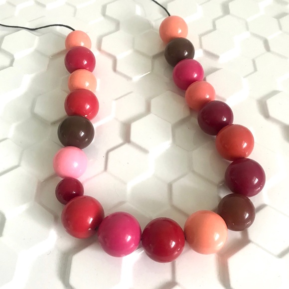 Vintage Jewelry - Vintage pink plastic mod chunky beaded necklace